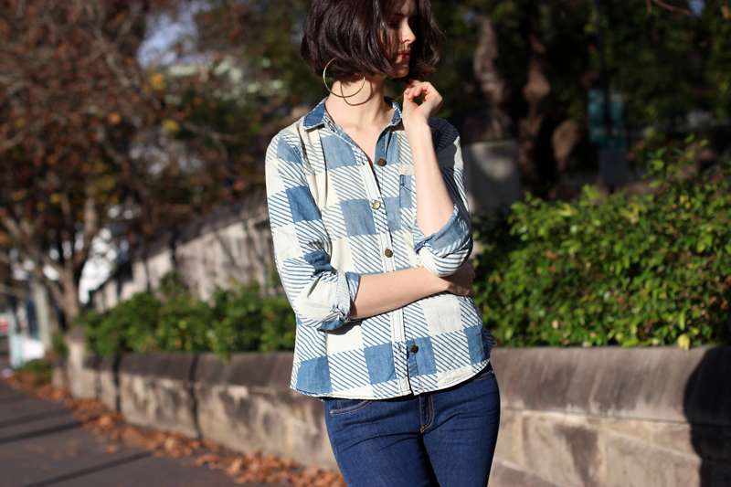 AUSTRALIAN-FASHION-BLOGGER-_-Current-Elliott-The-Slim-printed-denim-shirt-in-blue-and-white-from-The-Outnet-and-Christie-Nicolaides-large-gold-hoops