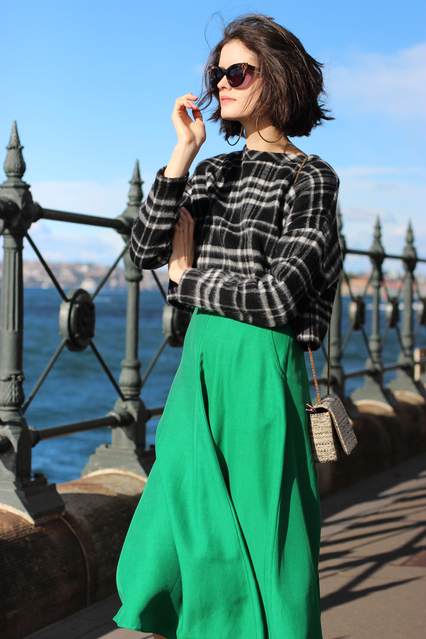 AUSTRALIAN-FASHION-BLOG-Chloe-Hill-Wears-Nicholas-the-label-checked-crop-pull-over,-pared-sunglasses-and-kate-sylvester-green-dress