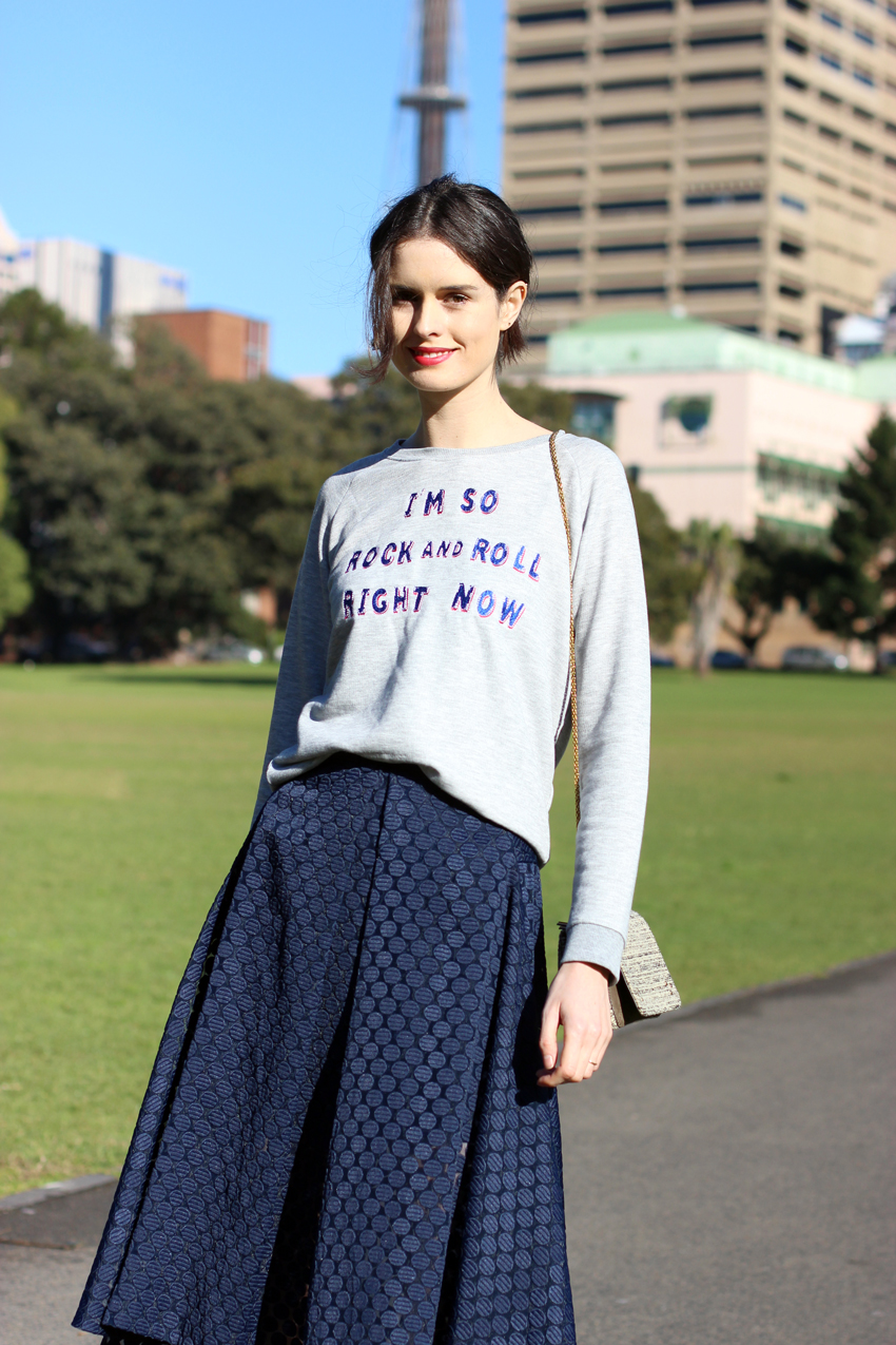 AUSTRALIAN-FASHION-BLOGGER-Chloe-Hil-Wearing-Zoe-Karssen-Sweatshirt,-Nicholas-the-label-embroidered-spot-midi-skirt-and-Jerome-Dreyfuss-mini-tweed-shoulder-bag-at-the-Sydney-Botanic-gardens