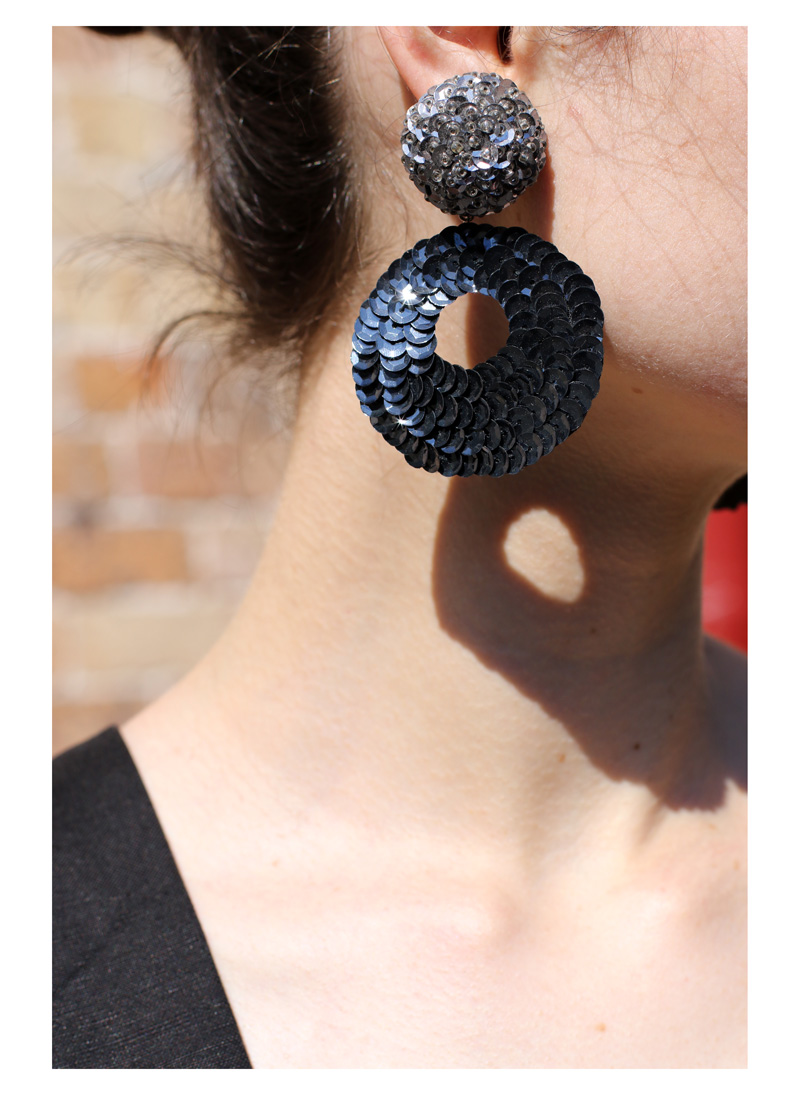 CHLOE CHILL FASHION BLOG vintage black and wilver sequin earrings from etsy