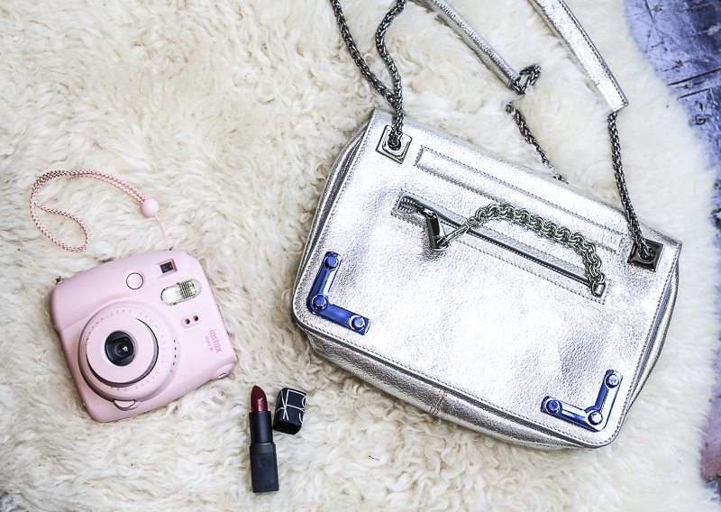 Chloe Hill Featured On Lee Oliveira, What's In Her Bag