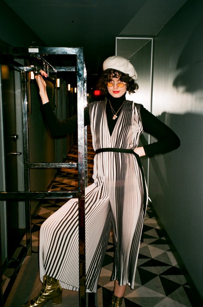 Tome black and white pleast jumpsuit, Etnia barcelona sunglasses and helen kaminski beret CHLOE HILL4